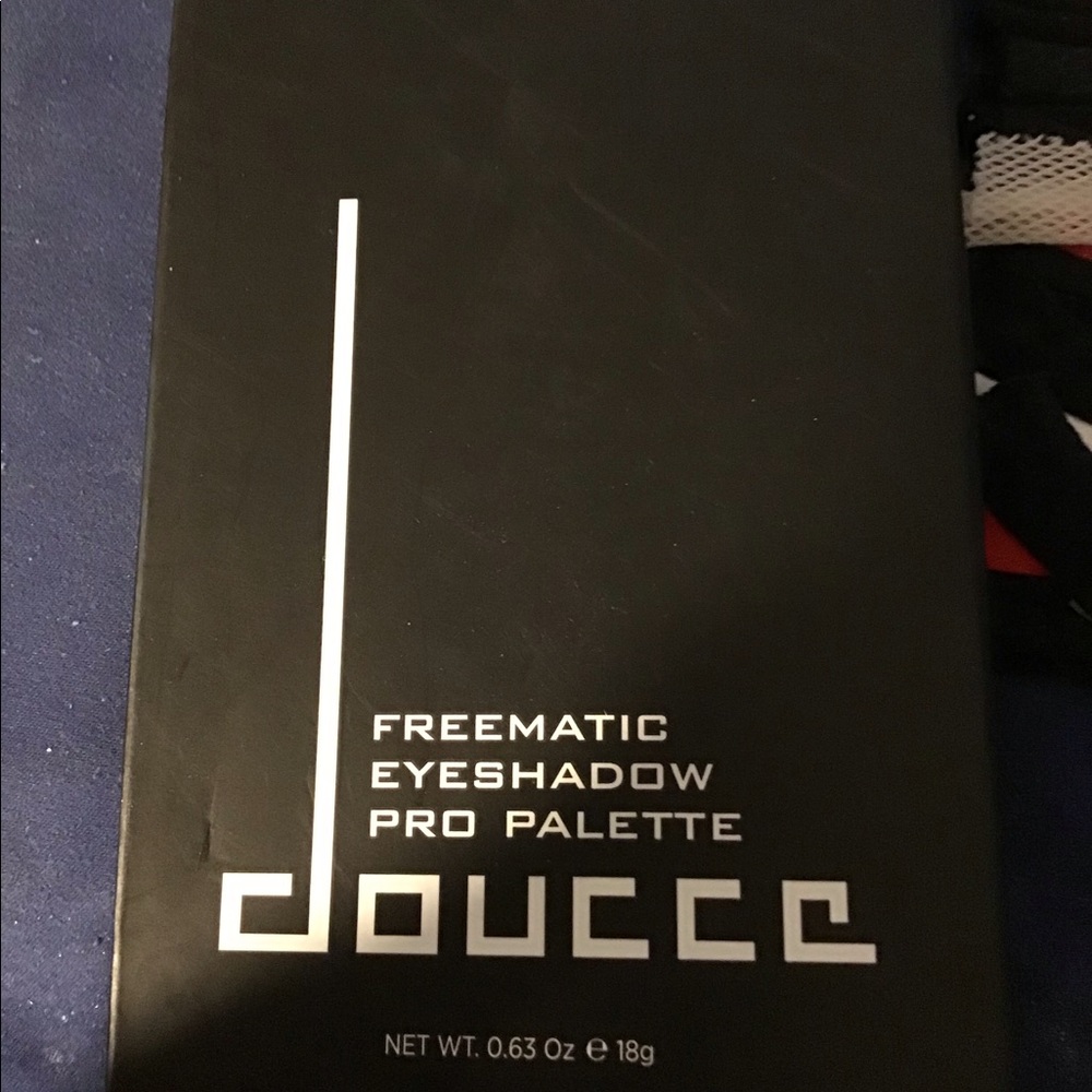 DOUCCE Freematic Eyeshadow